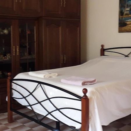 Apartments Bilic Вис Екстериор снимка