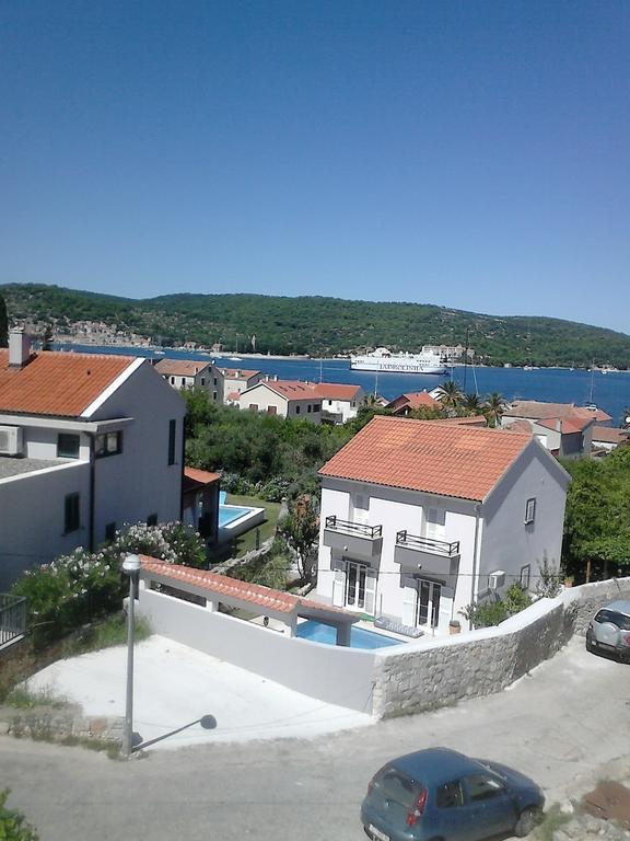 Apartments Bilic Вис Екстериор снимка