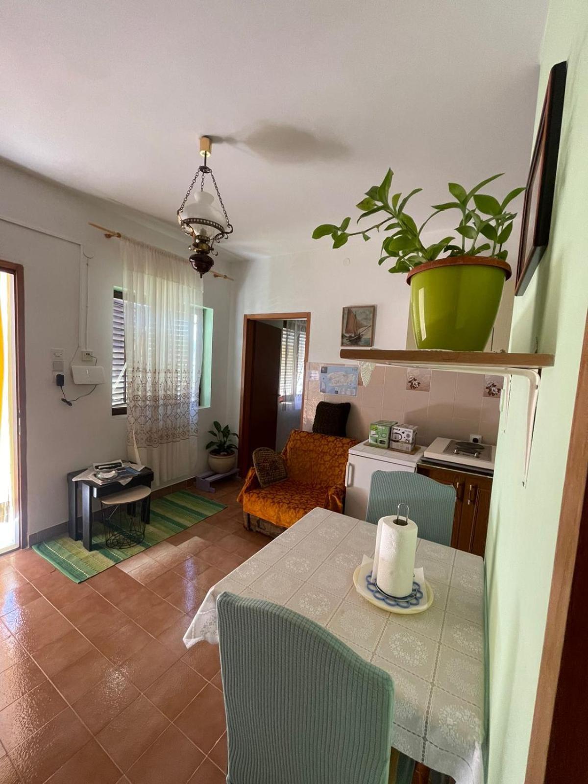 Apartments Bilic Вис Екстериор снимка