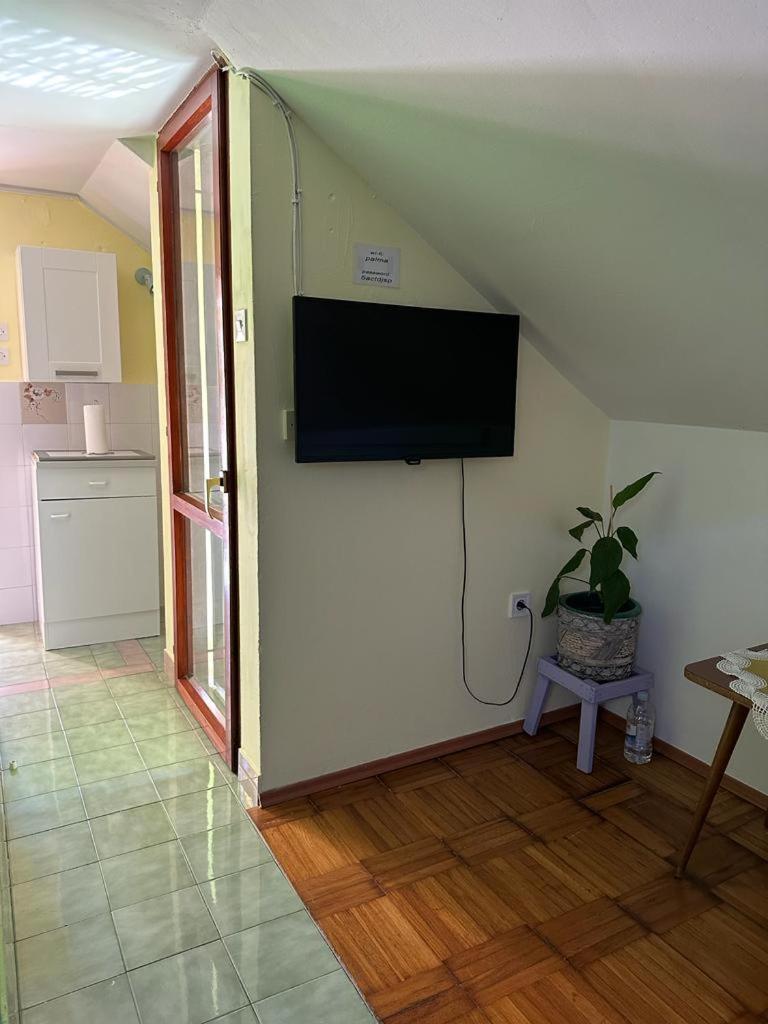 Apartments Bilic Вис Екстериор снимка
