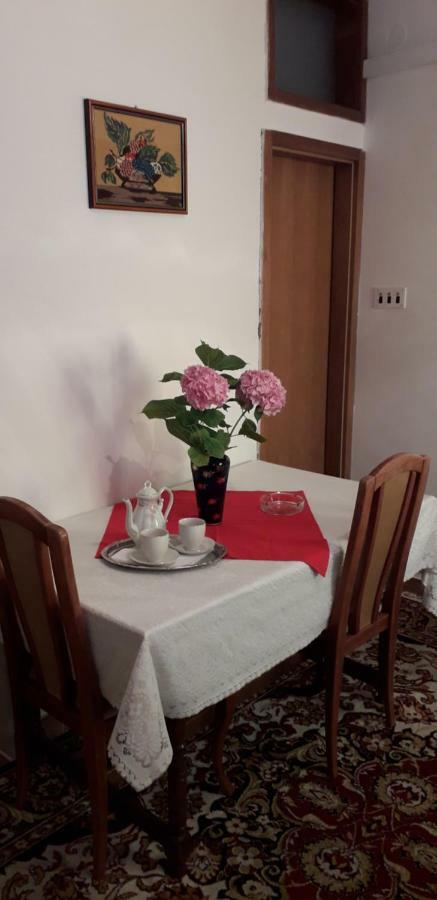 Apartments Bilic Вис Екстериор снимка