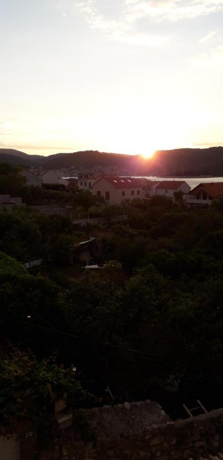 Apartments Bilic Вис Екстериор снимка