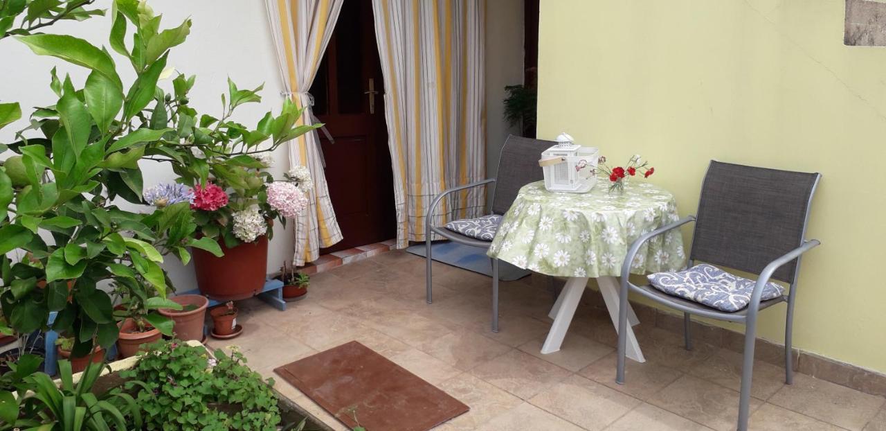 Apartments Bilic Вис Екстериор снимка